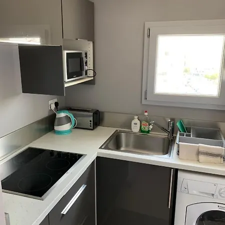Mini Art House Apartment *